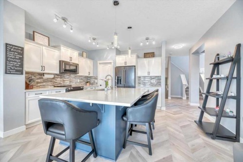 260 Ranch Close, Strathmore, AB - Indoor Photo Showing Kitchen With Upgraded Kitchen