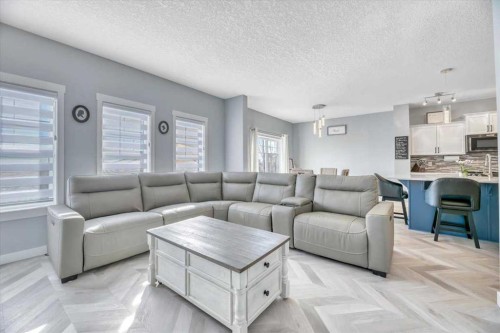260 Ranch Close, Strathmore, AB - Indoor Photo Showing Living Room