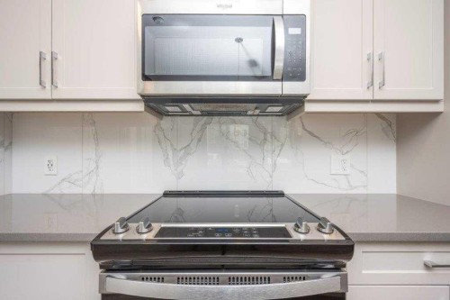 3103-80 Greenbriar Place Nw, Calgary, AB - Indoor Photo Showing Kitchen