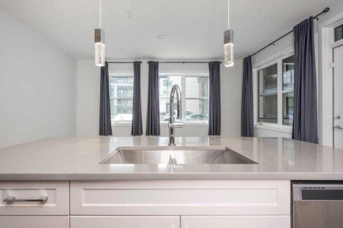 3103-80 Greenbriar Place Nw, Calgary, AB - Indoor Photo Showing Kitchen