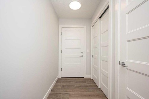 3103-80 Greenbriar Place Nw, Calgary, AB - Indoor Photo Showing Other Room