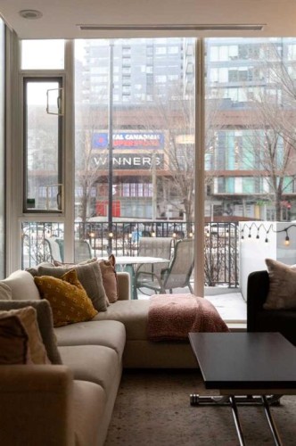 574 Riverfront Lane Se, Calgary, AB - Indoor Photo Showing Living Room