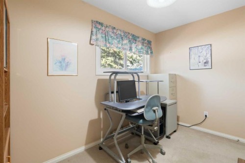 59 Hogarth Crescent Sw, Calgary, AB - Indoor Photo Showing Office