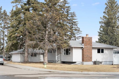 59 Hogarth Crescent Sw, Calgary, AB - Outdoor