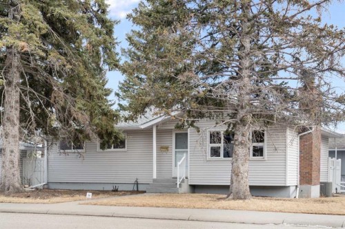 59 Hogarth Crescent Sw, Calgary, AB - Outdoor