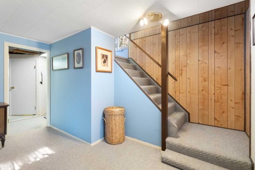 59 Hogarth Crescent Sw, Calgary, AB - Indoor Photo Showing Other Room