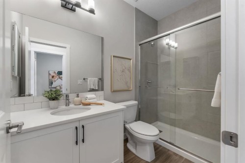 11 Fireside Common, Cochrane, AB - Indoor Photo Showing Bathroom