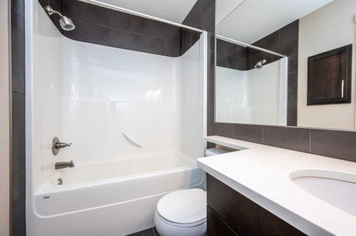 57 Aspen Hills Common Sw, Calgary, AB - Indoor Photo Showing Bathroom