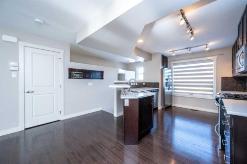 57 Aspen Hills Common Sw, Calgary, AB - Indoor Photo Showing Kitchen