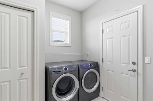 1151 Westmount Drive, Strathmore, AB - Indoor Photo Showing Laundry Room