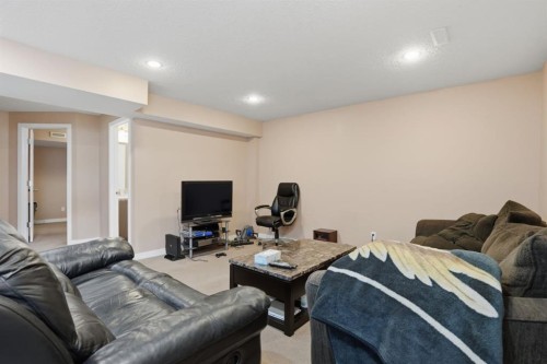 235 Coville Close Ne, Calgary, AB - Indoor