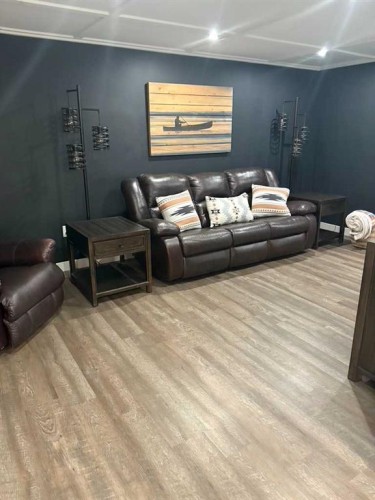 10212 7 Street Sw, Calgary, AB - Indoor