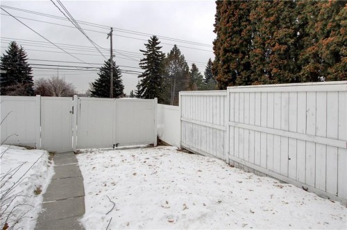 10212 7 Street Sw, Calgary, AB - Outdoor