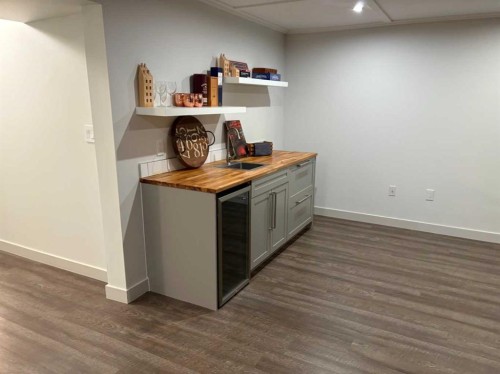 10212 7 Street Sw, Calgary, AB - Indoor Photo Showing Other Room