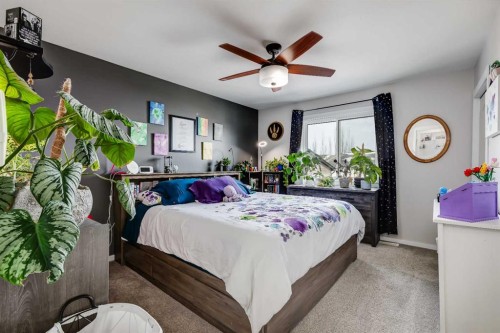 48 Hawthorn Way Ne, Olds, AB - Indoor Photo Showing Bedroom