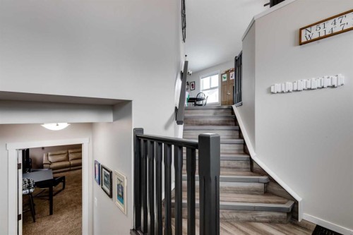 48 Hawthorn Way Ne, Olds, AB - Indoor Photo Showing Other Room