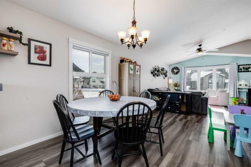 48 Hawthorn Way Ne, Olds, AB - Indoor Photo Showing Dining Room