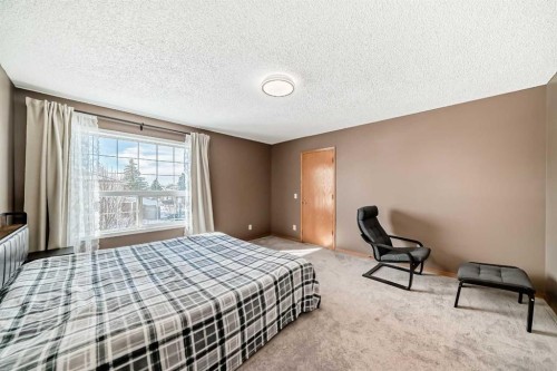 136 Citadel Crest Circle Nw, Calgary, AB - Indoor Photo Showing Bedroom