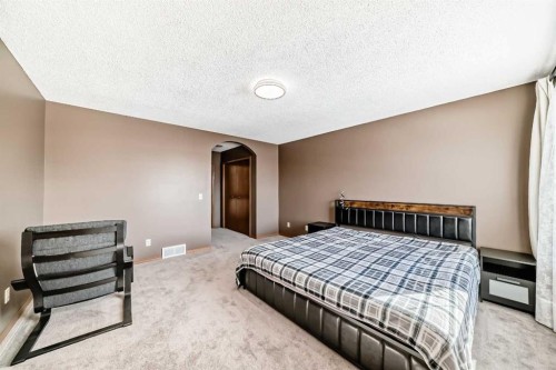 136 Citadel Crest Circle Nw, Calgary, AB - Indoor Photo Showing Bedroom