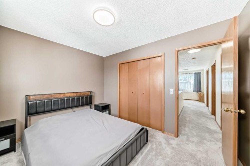 136 Citadel Crest Circle Nw, Calgary, AB - Indoor Photo Showing Bedroom