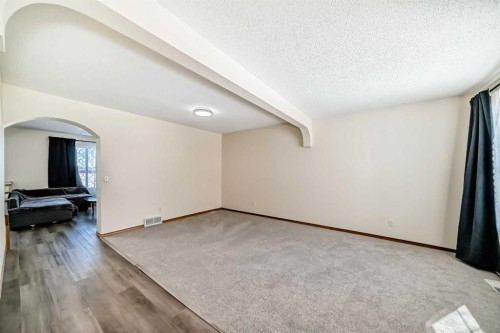 136 Citadel Crest Circle Nw, Calgary, AB - Indoor Photo Showing Other Room