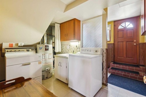 7223 Bow Crescent Nw, Calgary, AB - Indoor Photo Showing Laundry Room