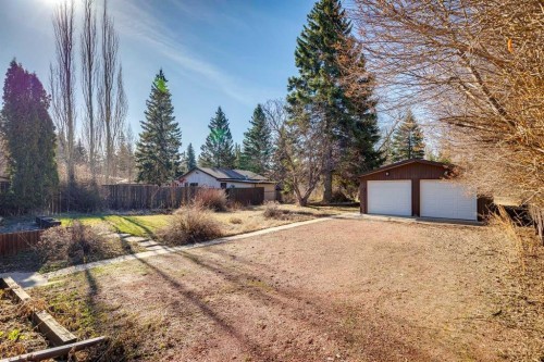 7223 Bow Crescent Nw, Calgary, AB - Outdoor