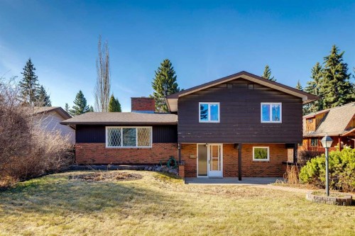 7223 Bow Crescent Nw, Calgary, AB - Outdoor