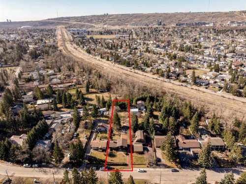 7223 Bow Crescent Nw, Calgary, AB - Outdoor With View