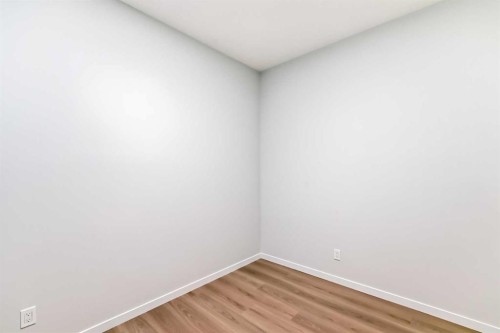 374 Corner Glen Way Ne, Calgary, AB - Indoor Photo Showing Other Room