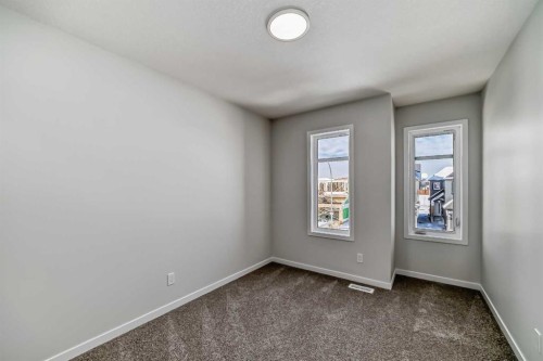374 Corner Glen Way Ne, Calgary, AB - Indoor Photo Showing Other Room