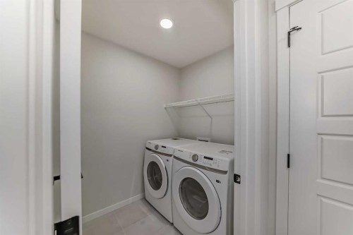 374 Corner Glen Way Ne, Calgary, AB - Indoor Photo Showing Laundry Room