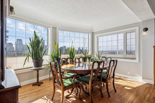 228 Crescent Road Nw, Calgary, AB - Indoor Photo Showing Dining Room