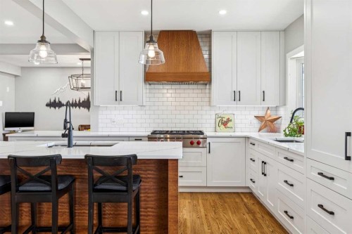 228 Crescent Road Nw, Calgary, AB - Indoor Photo Showing Kitchen With Upgraded Kitchen