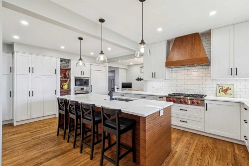 228 Crescent Road Nw, Calgary, AB - Indoor Photo Showing Kitchen With Upgraded Kitchen