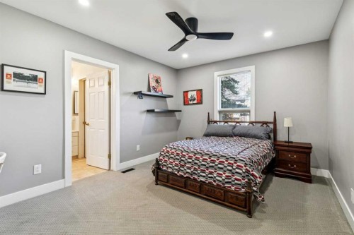 228 Crescent Road Nw, Calgary, AB - Indoor Photo Showing Bedroom