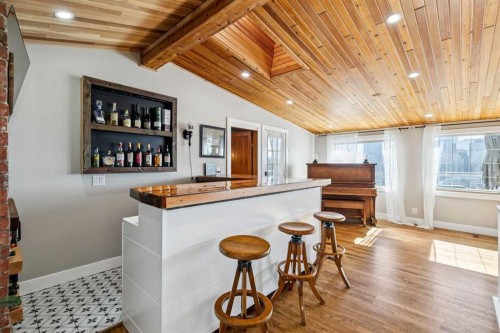 228 Crescent Road Nw, Calgary, AB - Indoor Photo Showing Other Room