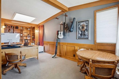 228 Crescent Road Nw, Calgary, AB - Indoor