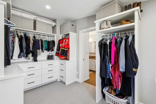 228 Crescent Road Nw, Calgary, AB - Indoor With Storage