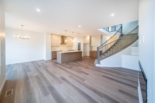 73 Royston Grove Nw, Calgary, AB - Indoor