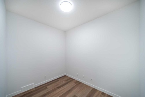 73 Royston Grove Nw, Calgary, AB - Indoor Photo Showing Other Room