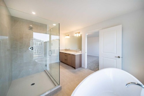 73 Royston Grove Nw, Calgary, AB - Indoor Photo Showing Bathroom