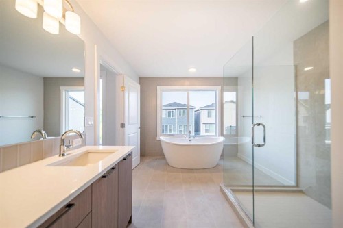 73 Royston Grove Nw, Calgary, AB - Indoor Photo Showing Bathroom