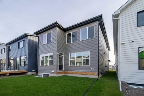 73 Royston Grove Nw, Calgary, AB - Outdoor