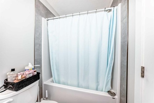 294 Canals Crossing Sw, Airdrie, AB - Indoor Photo Showing Bathroom