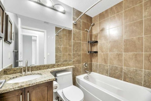 102-1005B Westmount Drive, Strathmore, AB - Indoor Photo Showing Bathroom