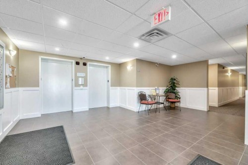 102-1005B Westmount Drive, Strathmore, AB - Indoor