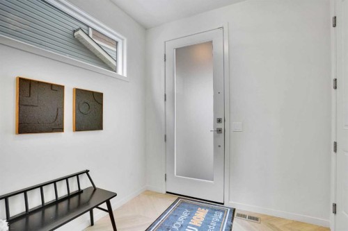 195 Lucas Common Nw, Calgary, AB - Indoor Photo Showing Other Room