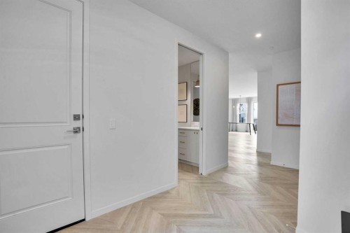 195 Lucas Common Nw, Calgary, AB - Indoor Photo Showing Other Room