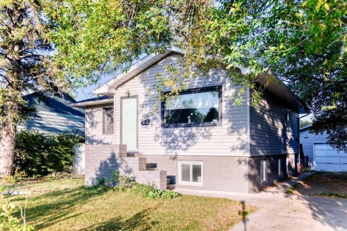 820 9A Street Ne, Calgary, AB - Outdoor